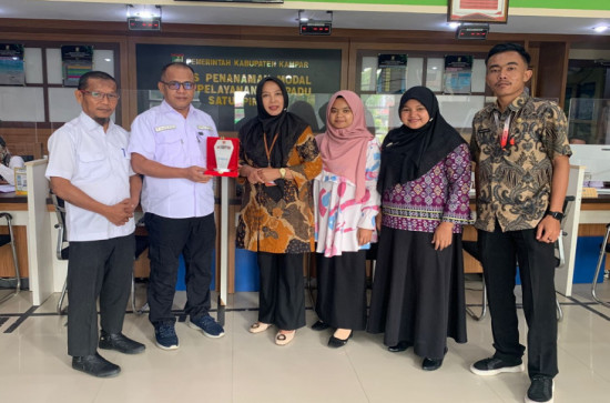 DPMPTSP Kabupaten Kampar Memfasilitasi Kaji Banding dan Benchmarking dari Dinas Penanaman Modal Pelayanan Terpadu Satu Pintu Perindustrian dan Tenaga Kerja Kota Bukittinggi